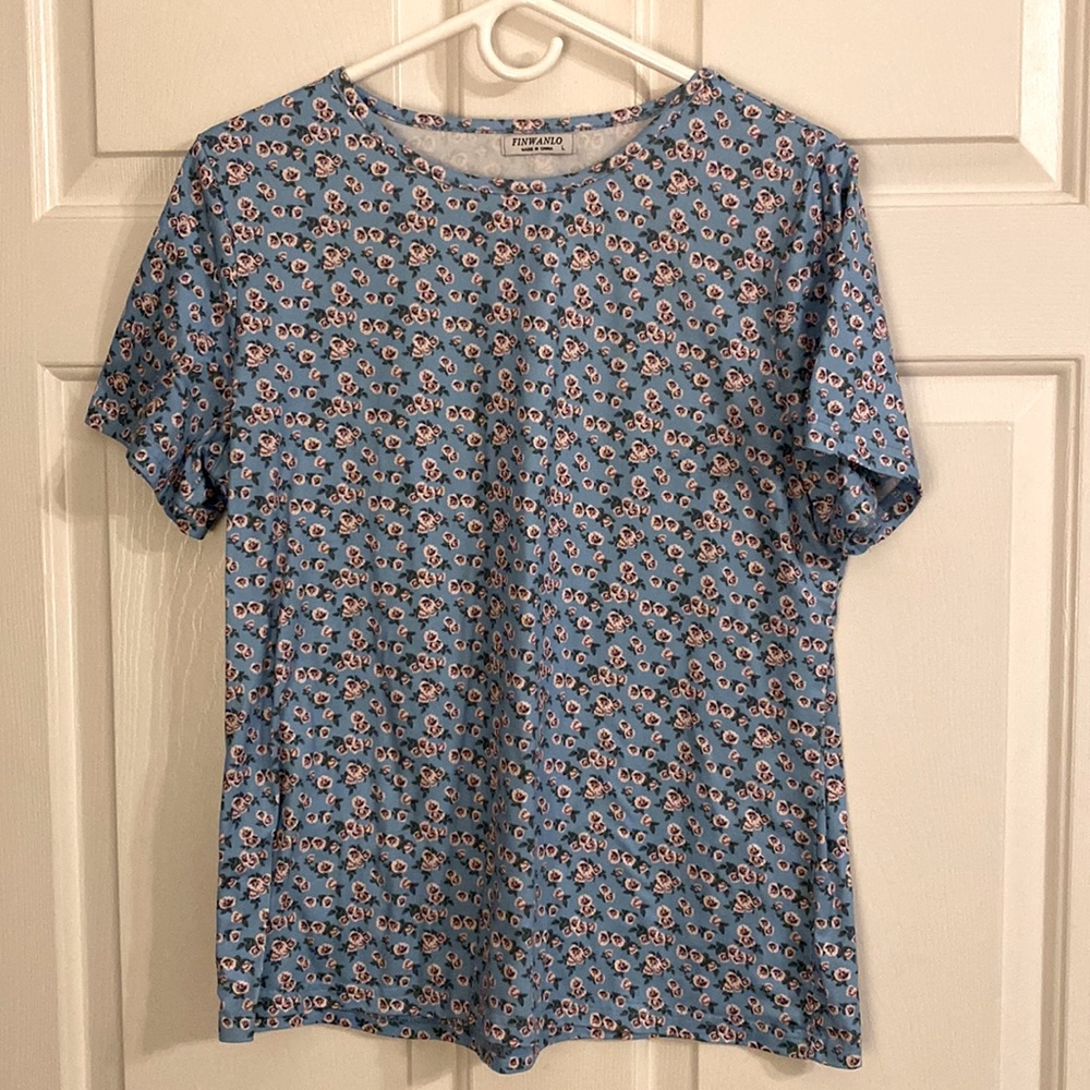 Finwanlo Floral Blouse Size L. Like New.